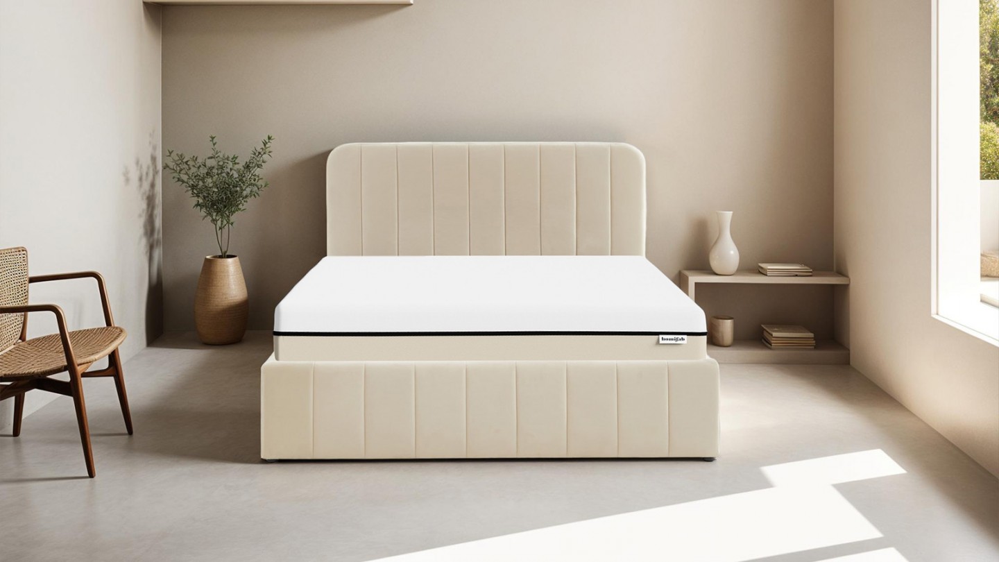 Ensemble lit coffre 140x190 en velours beige Ava + Matelas Hybride à ressorts ensachés et mémoire de forme - Spring Elite