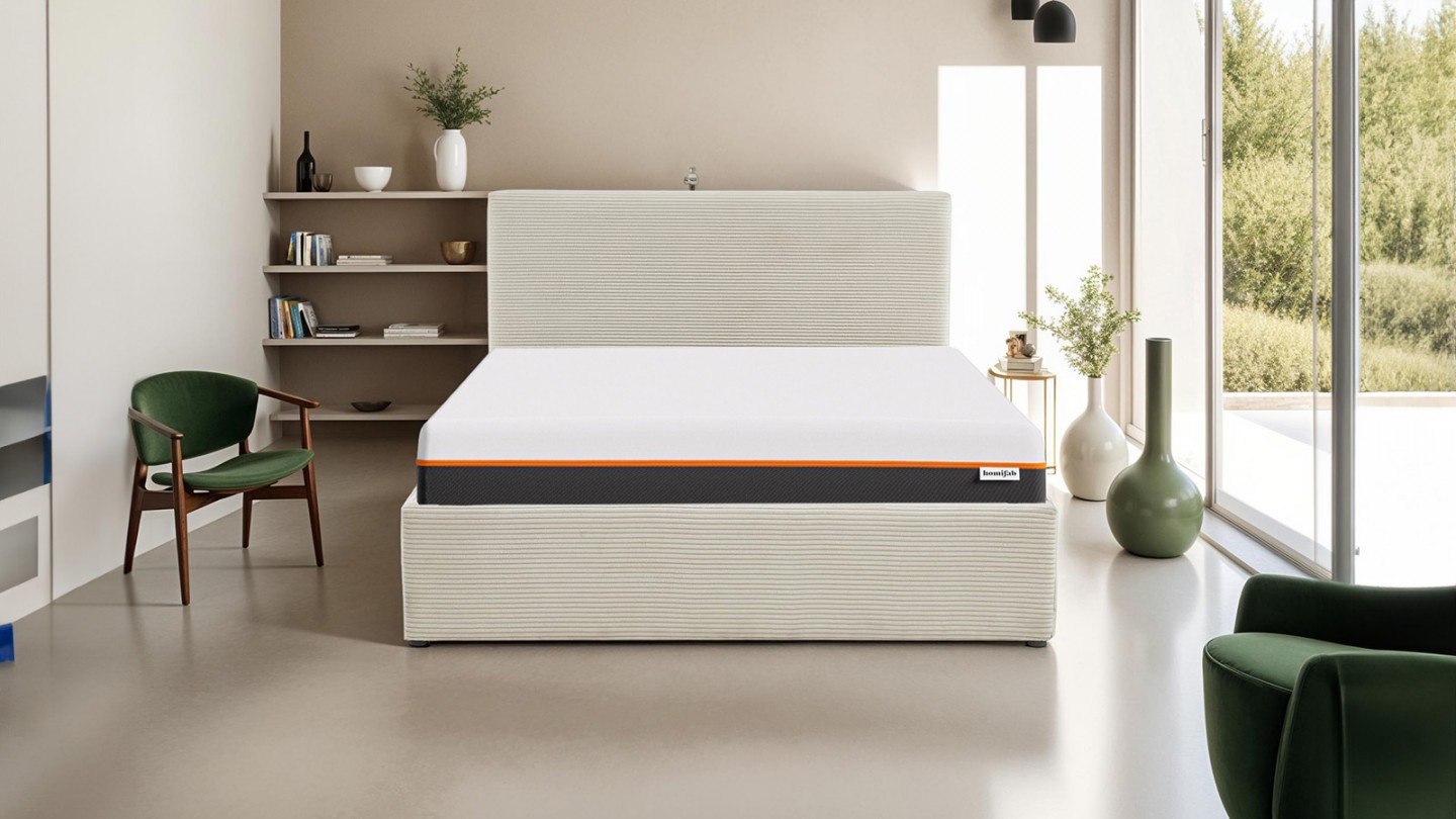 Ensemble lit coffre 160x200 en velours côtelé beige Tina + Matelas mousse gel à mémoire de forme, double confort - Dual Confort