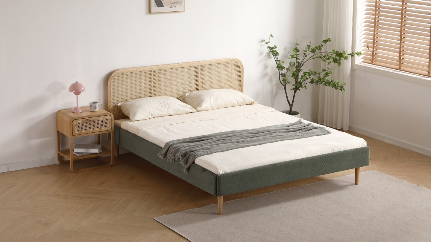 Lit adulte 140x190 cm en velours côtelé vert kaki avec tête de lit en cannage - Dalia