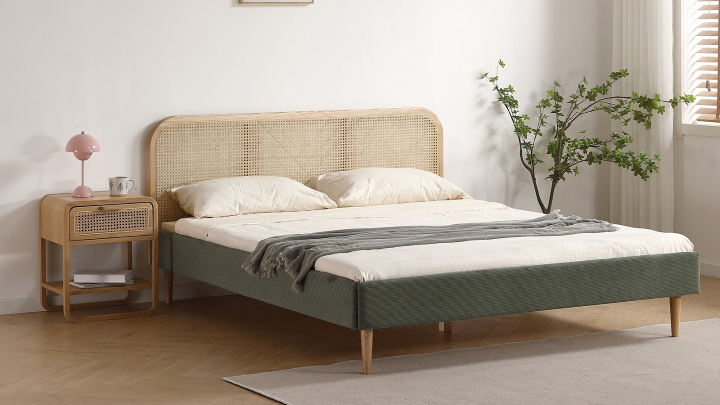 Lit adulte 140x190 cm en velours côtelé vert kaki avec tête de lit en cannage - Dalia