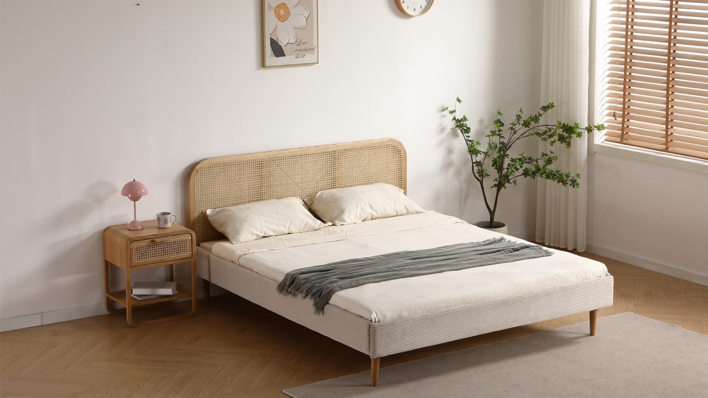 Lit adulte 160x200 cm en velours côtelé beige avec tête de lit en cannage - Dalia