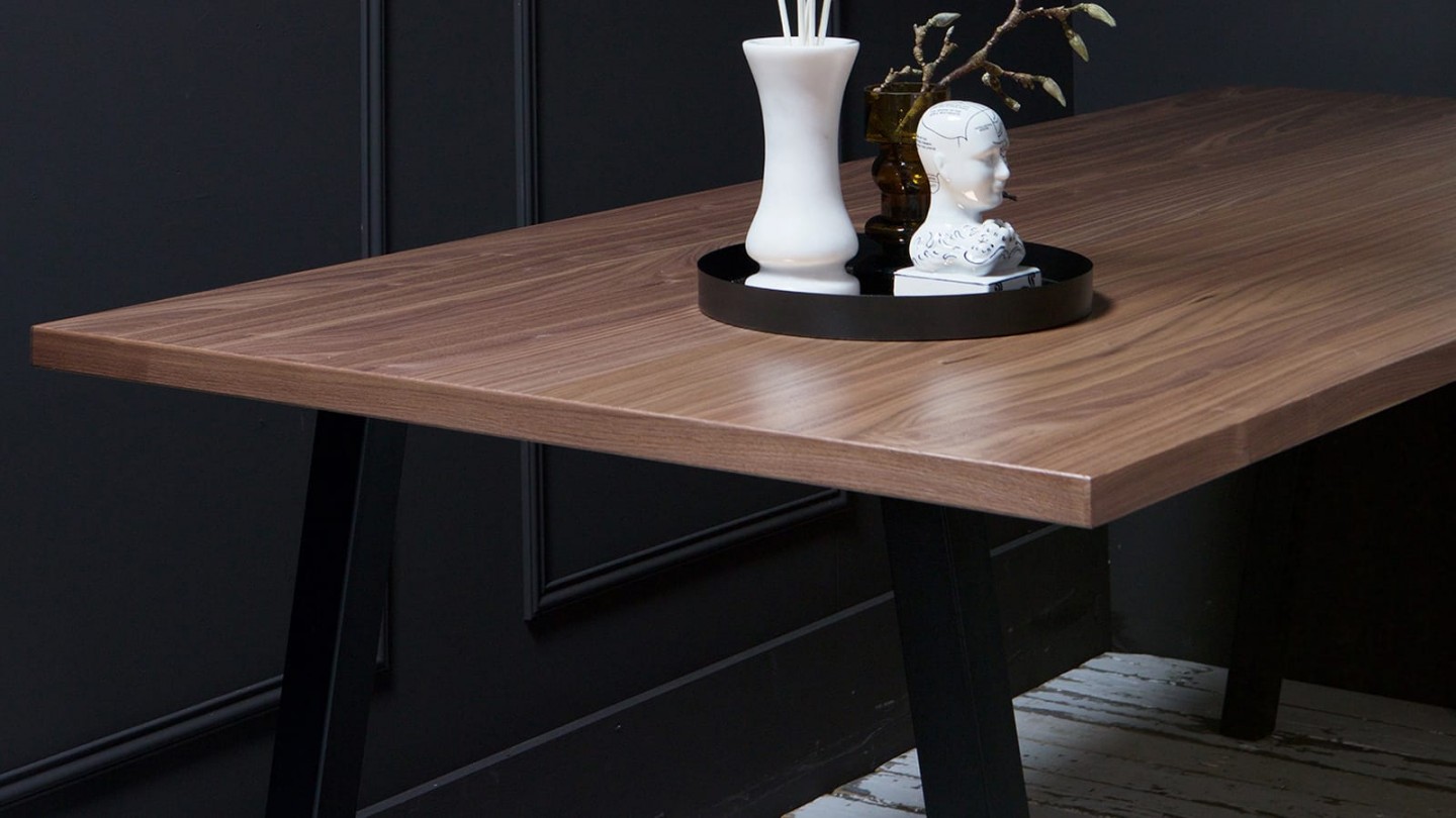 Table à manger 200cm en bois piètement en métal noir - James - Homifab