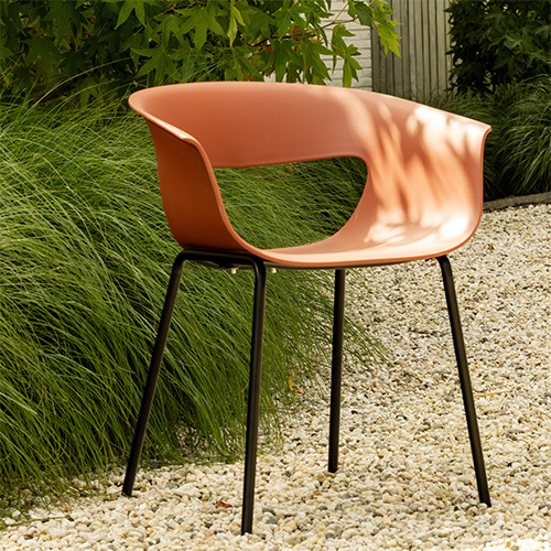 Chaise de jardin organique en aluminium terracotta - Stine